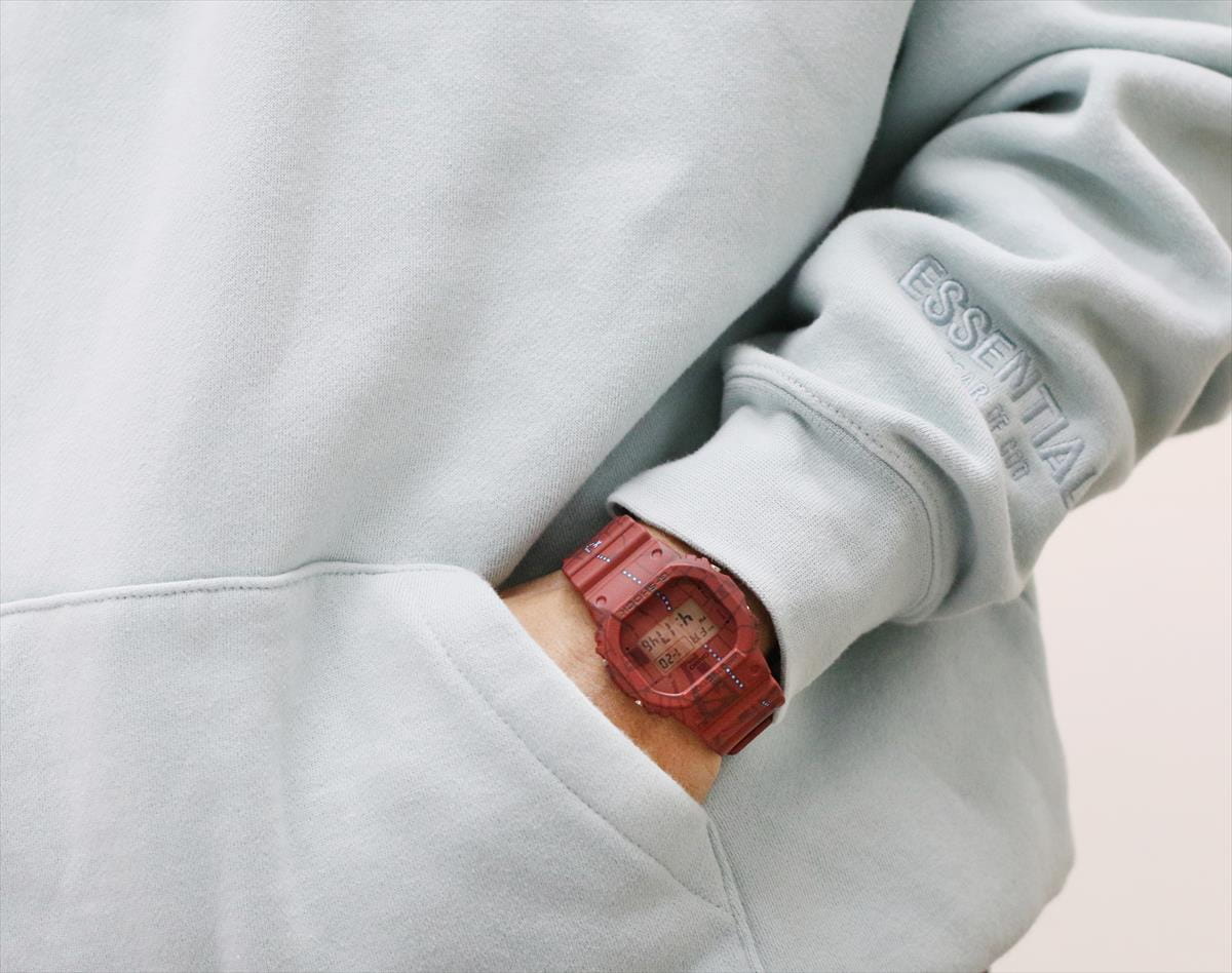 Casio Casio G-Shock DW-5600SBY-4DR (DW-5600SBY-4) DW-5600, наручные мужские часы фото под углом