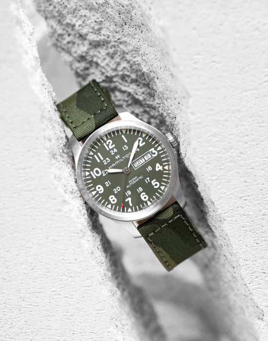 Hamilton H70535061 мужские часы застежка крупным планом