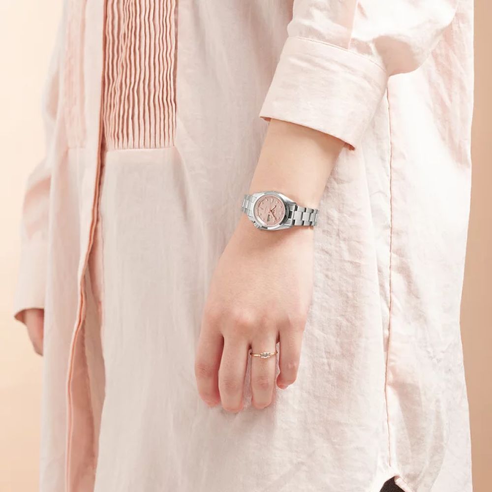 Seiko Seiko 5 Sports SRRA003 , наручные женские часы фото под углом