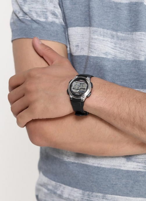 Casio Casio Collection W-212H-1A , наручные мужские часы фото под углом