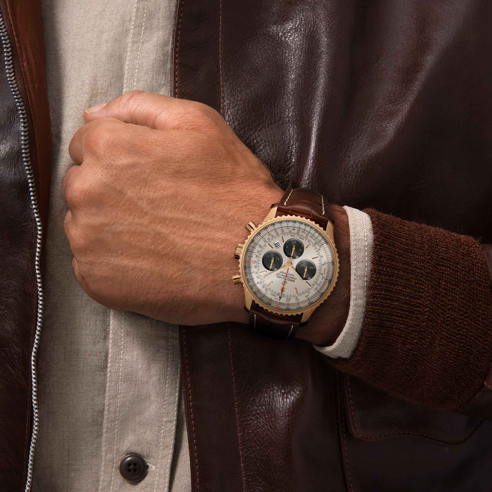 Breitling Breitling Navitimer B01 Chronograph 46 RB0127121G1P1 мужские часы  циферблат на запястье