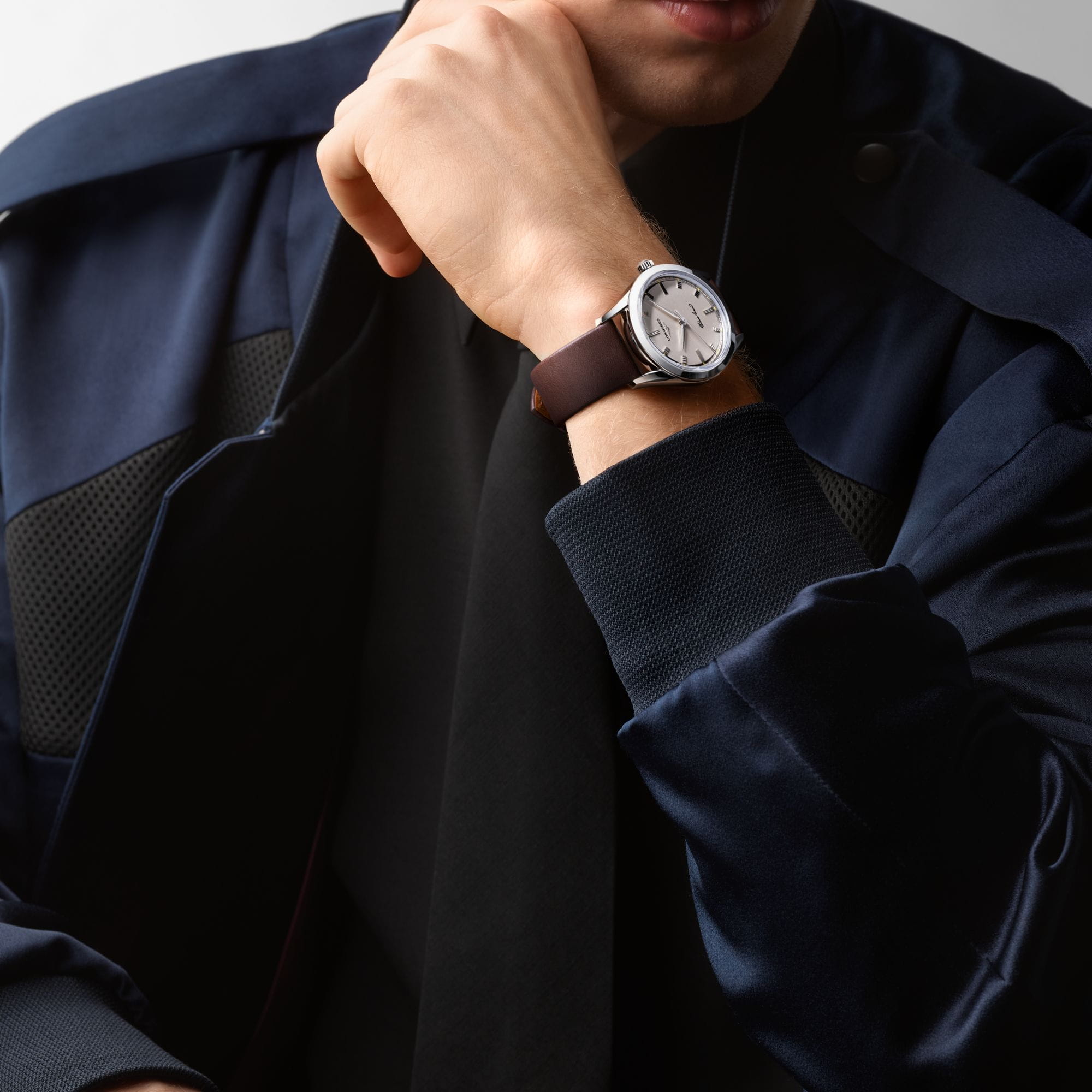 Longines Longines Silver Arrow L2.834.4.72.2 мужские часы бежевый циферблат на запястье