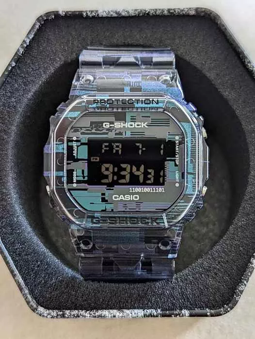 Casio Casio G-Shock DW-5600NN-1E DW-5600NN-1E оригинальные мужские часы в комплекте с коробкой