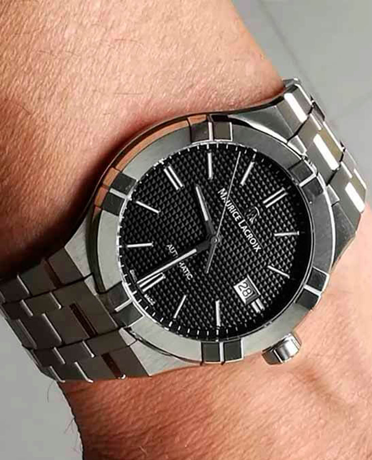 Оригинальные часы Maurice Lacroix Maurice Lacroix Aikon Automatic AI6008-SS002-330-2 механические калибр механизма ml115 общий вид