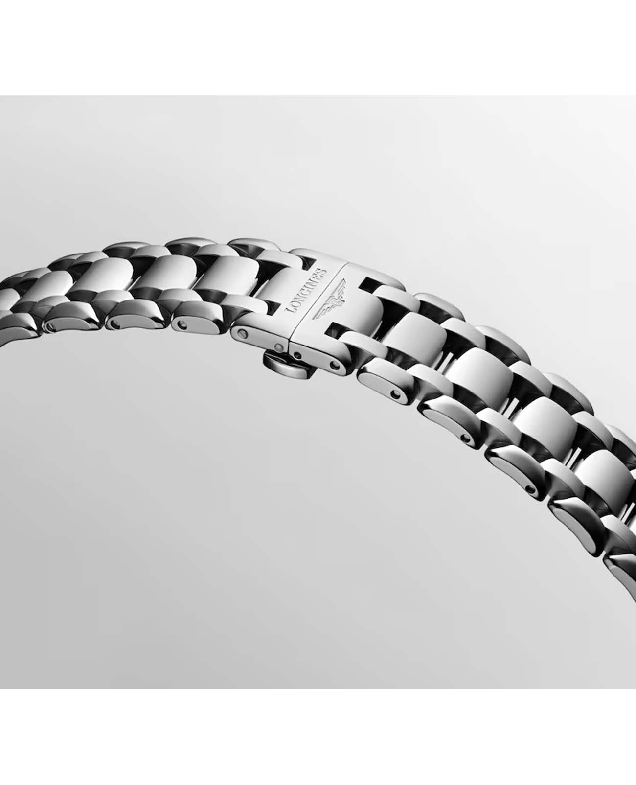 Longines L81224716 женские часы застежка крупным планом