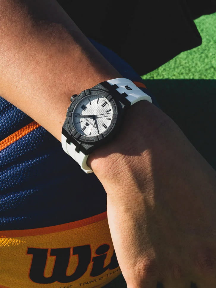 Оригинальные часы Maurice Lacroix Maurice Lacroix Aikon Tide Special Edition FIBA 3x3 AI2008-00YZ1-000-0 кварцевые калибр механизма  общий вид