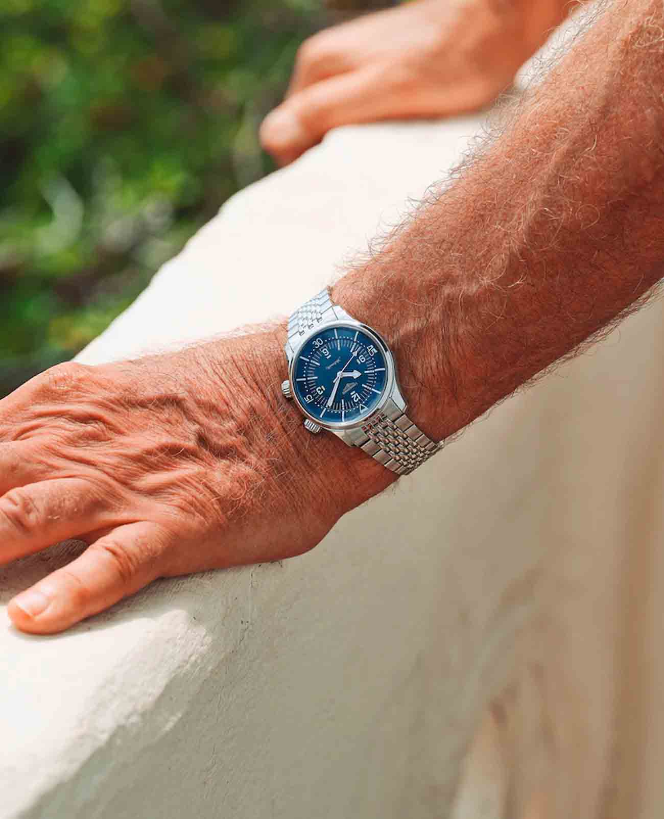 Longines Longines Legend Diver L3.764.4.90.7 механические мужские часы часы крупный план синий циферблата