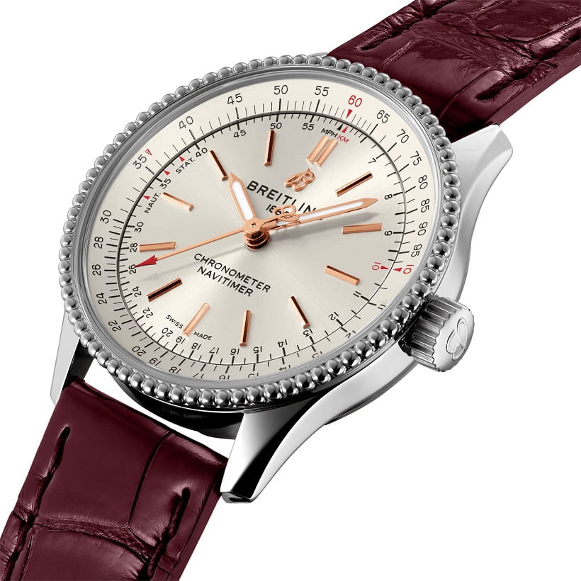 Breitling Breitling Navitimer Automatic 35 A17395F41G1P2 , наручные женские часы фото под углом