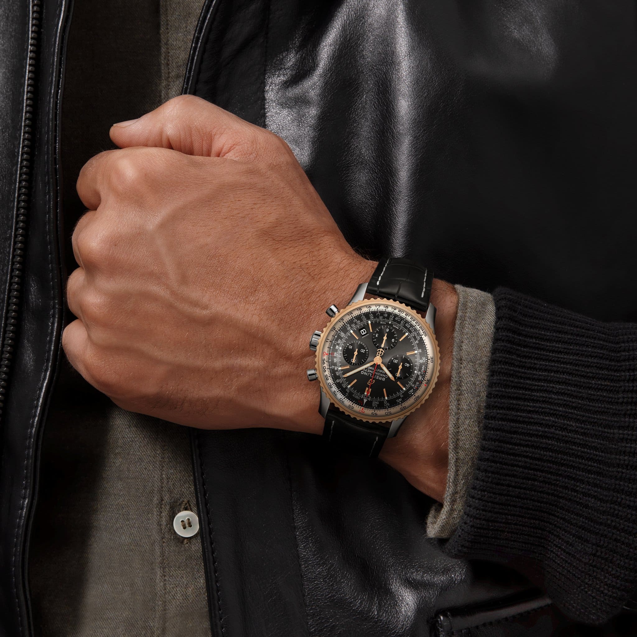 Breitling Breitling Navitimer B01 Chronograph 43 UB0121211F1P2 мужские часы  циферблат на запястье