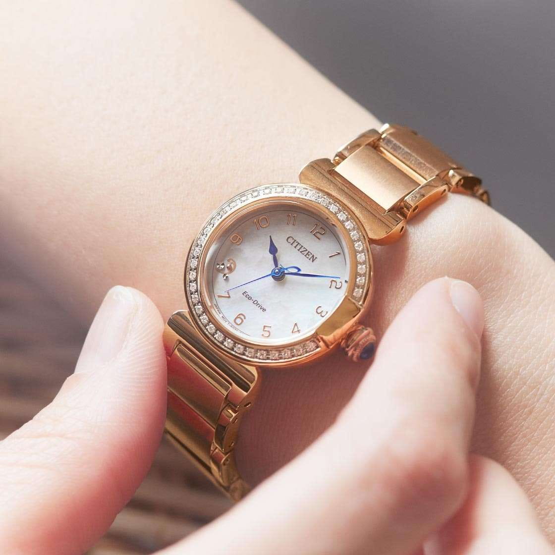 Citizen Citizen Citizen L EM1123-89D , наручные женские часы фото под углом