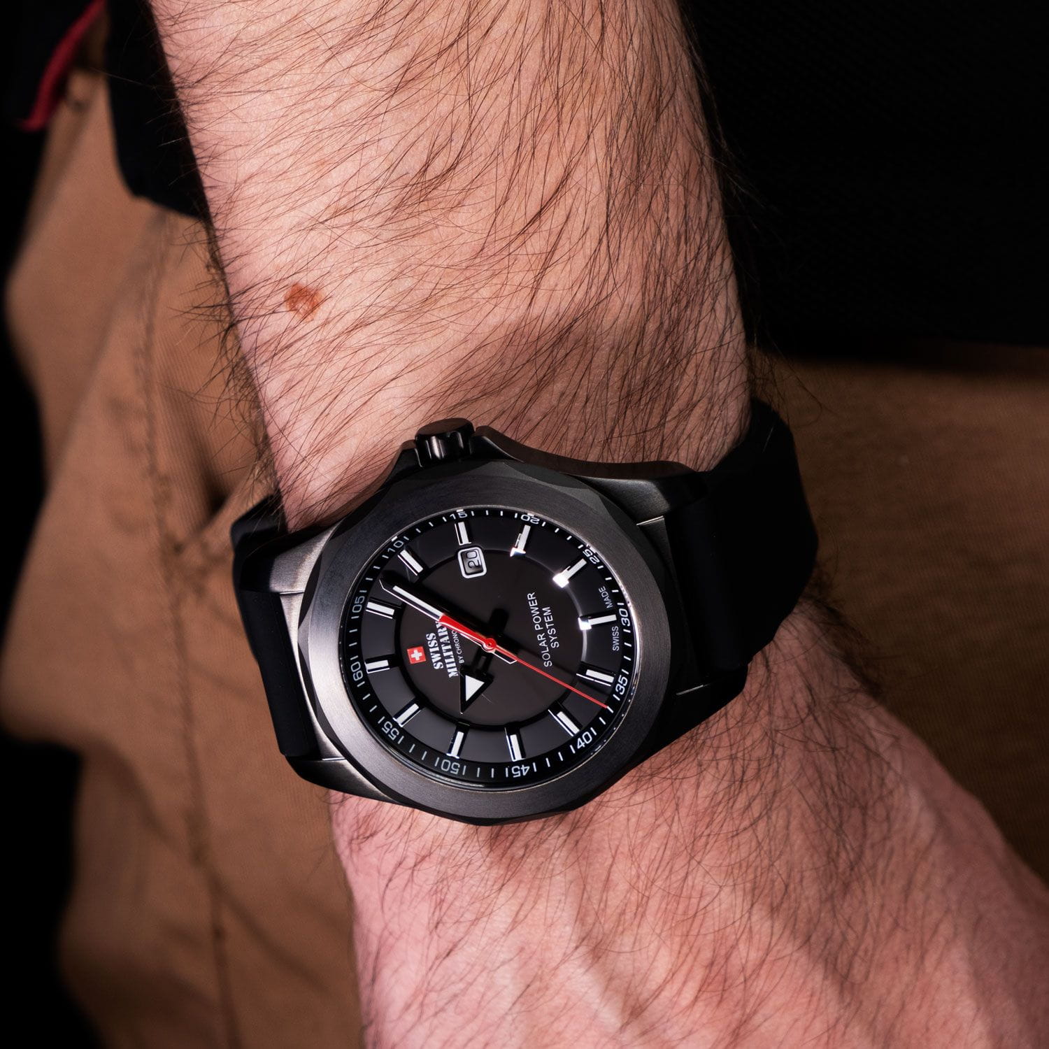 Swiss Military by Chrono Swiss Military by Chrono Solar Power SMS34073.07 мужские часы черный циферблат на запястье