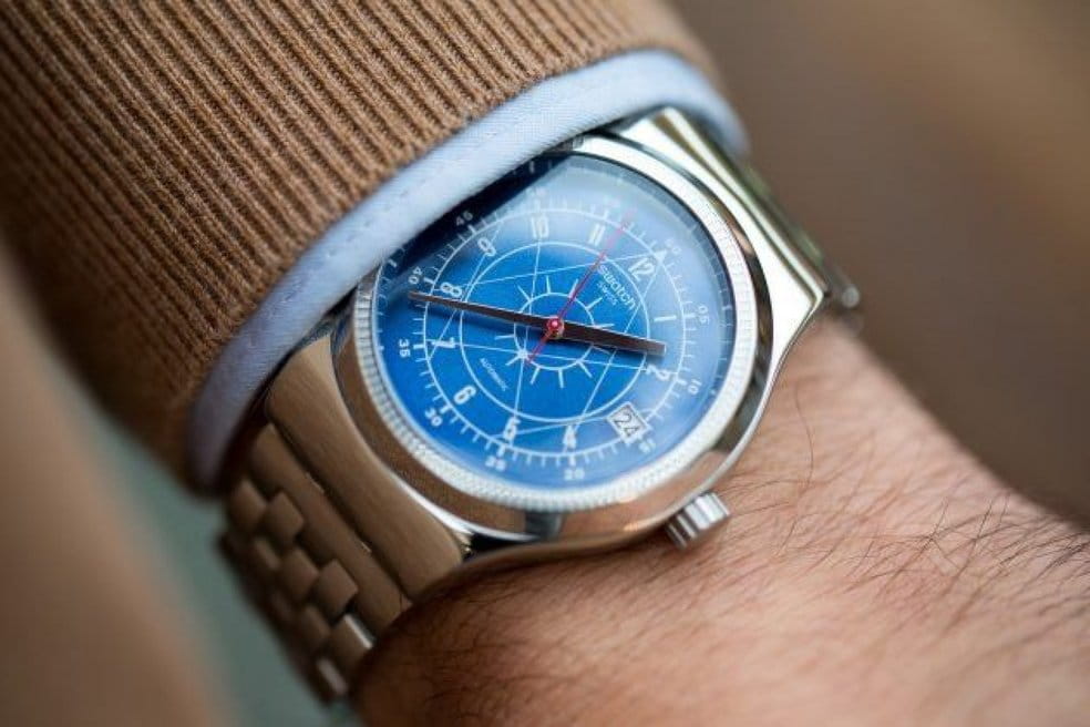 Swatch Swatch Irony Sistem51 YIS401G механические мужские часы часы крупный план синий циферблата