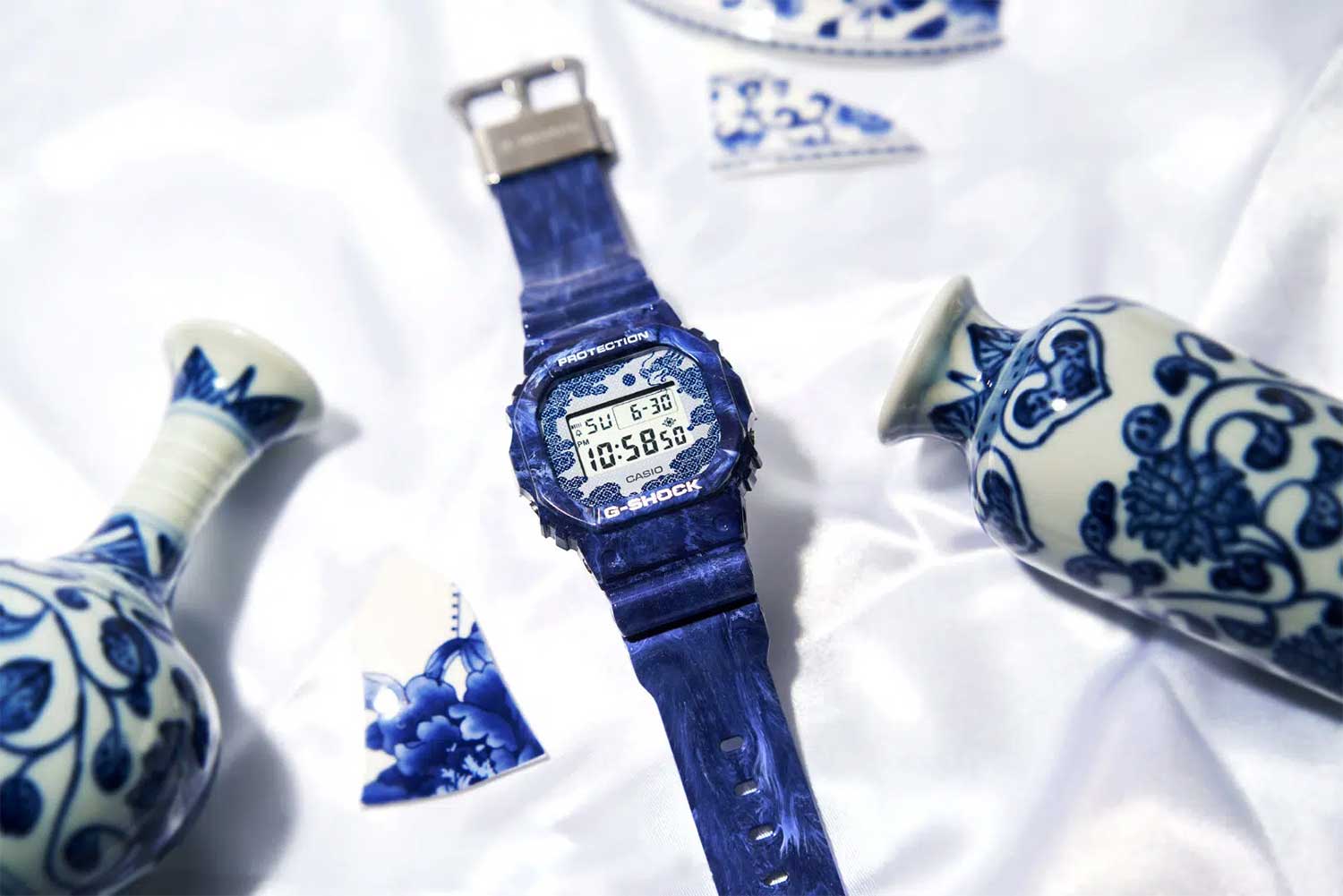 Casio Casio G-Shock DW-5600BWP-2 мужские часы серый циферблат на запястье
