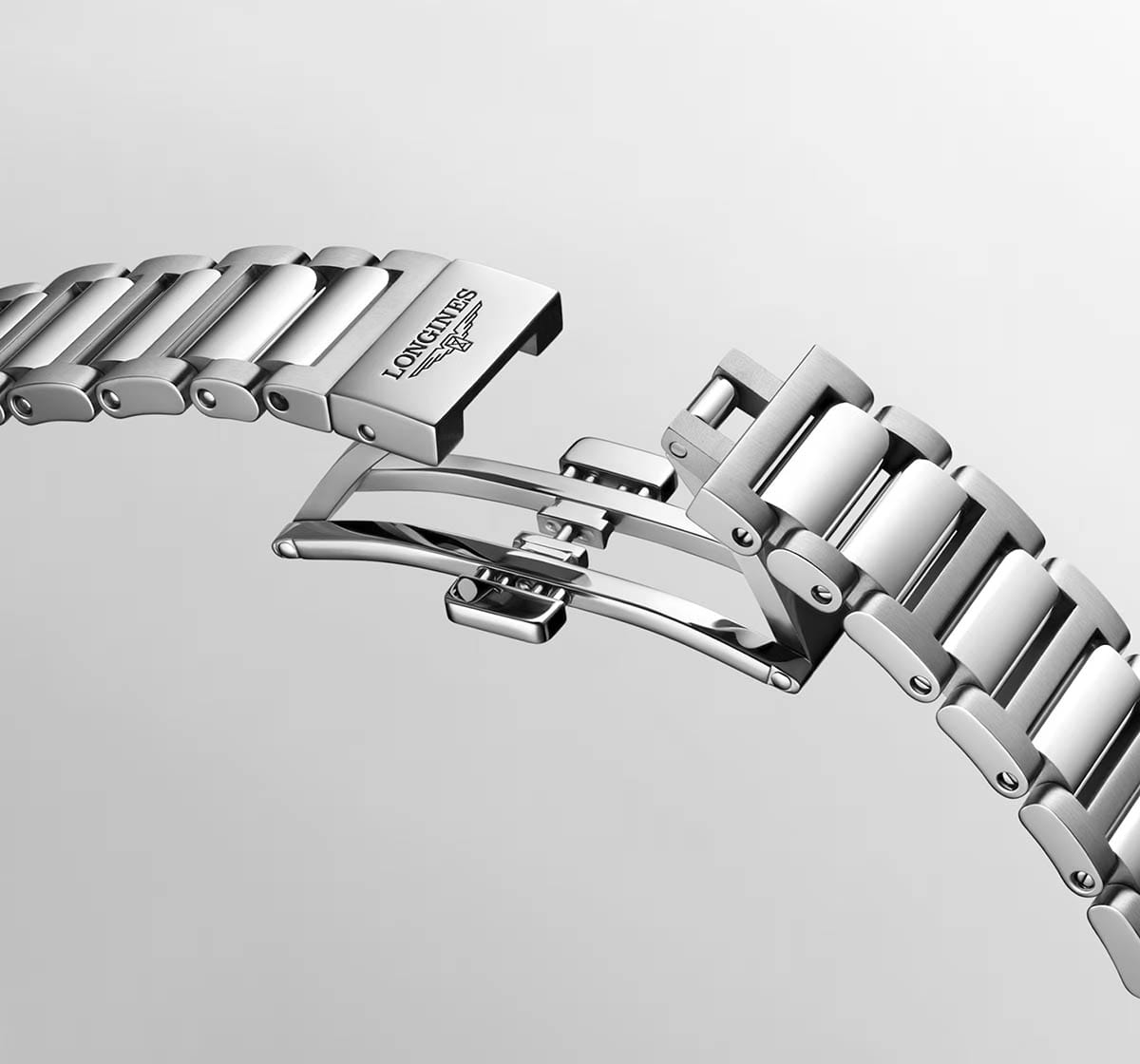 Оригинальные часы Longines Longines Conquest L3.430.4.02.6 механические калибр механизма l888 общий вид