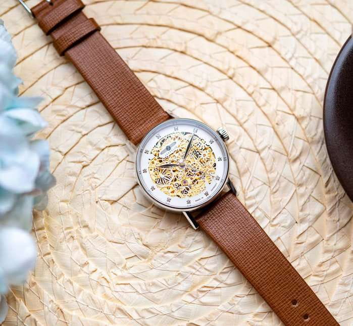 Zeppelin Zeppelin Princess of the Sky 74615 , наручные женские часы фото под углом