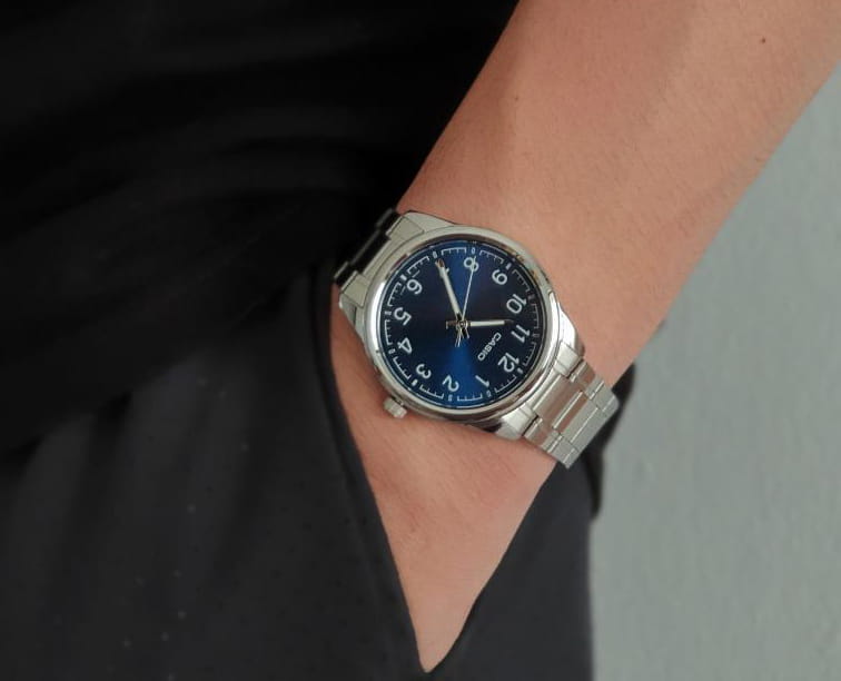 Casio Casio Collection MTP-V005D-2B4UDF (MTP-V005D-2B4) , наручные мужские часы фото под углом