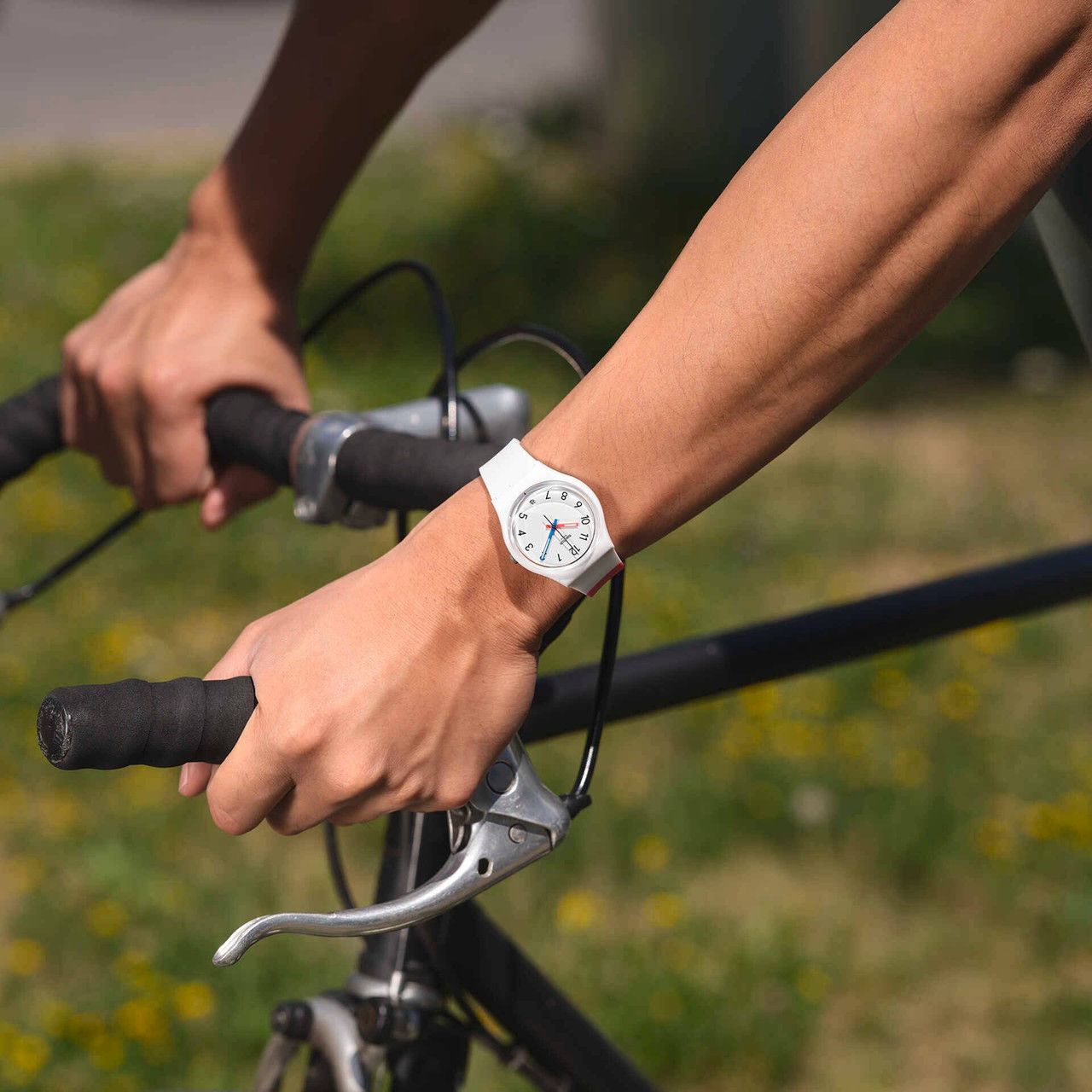 Оригинальные часы Swatch Swatch Gent Biosourced Standart SO28W400 кварцевые калибр механизма  общий вид