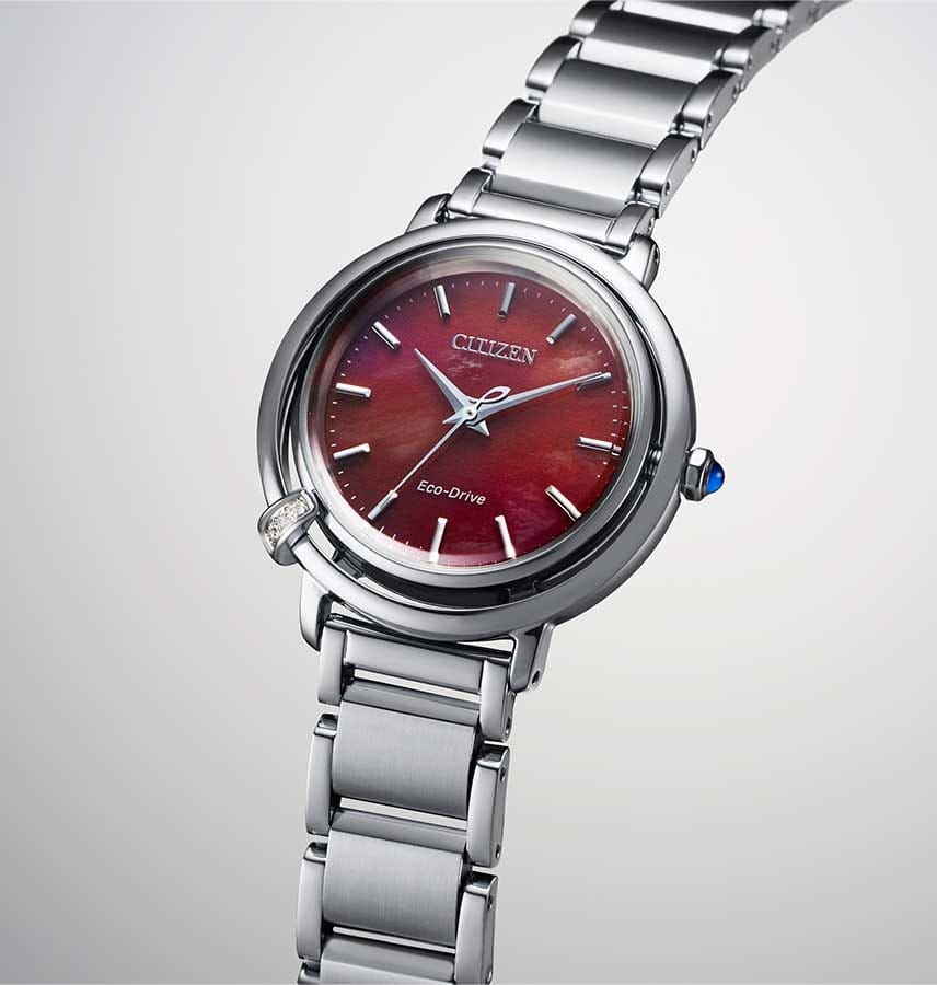 Citizen EM1090-78X женские часы застежка крупным планом