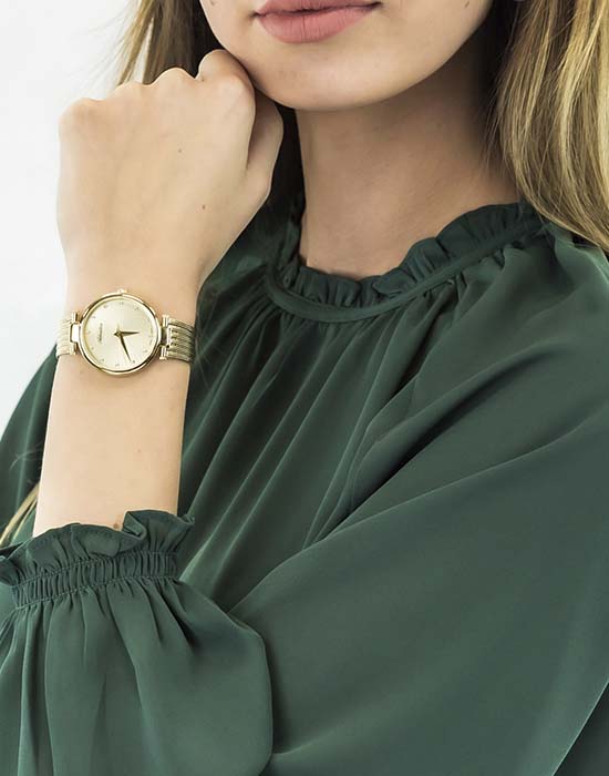 Adriatica A3689.1141Q женские часы застежка крупным планом