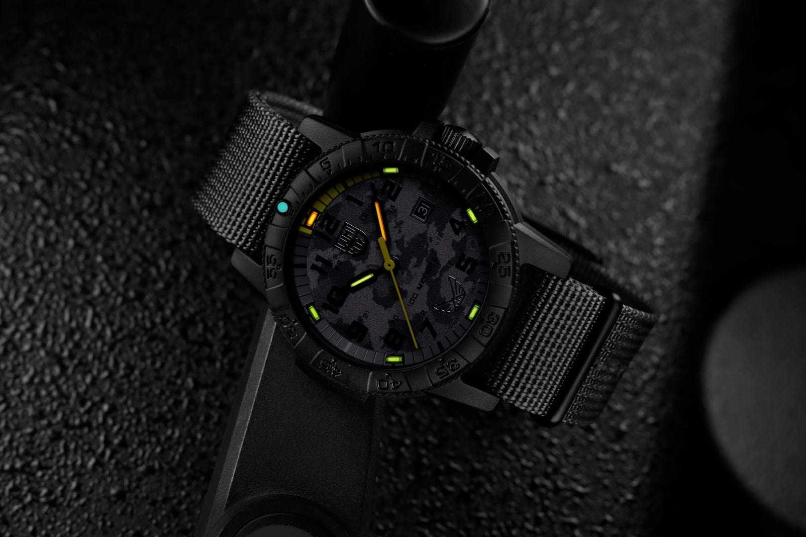 Luminox Luminox Recon Point Man 8820 Series Heritage XL.8825.H.SET  — детали корпуса и резина