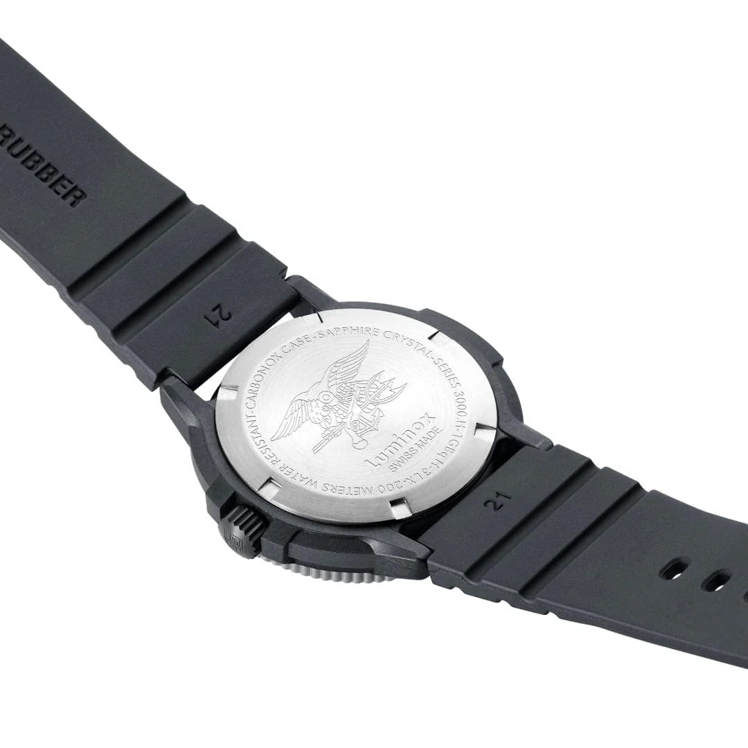 Luminox Luminox Original Navy SEAL XS.3001.H  - задняя крышка карбон корпуса, швейцария часы
