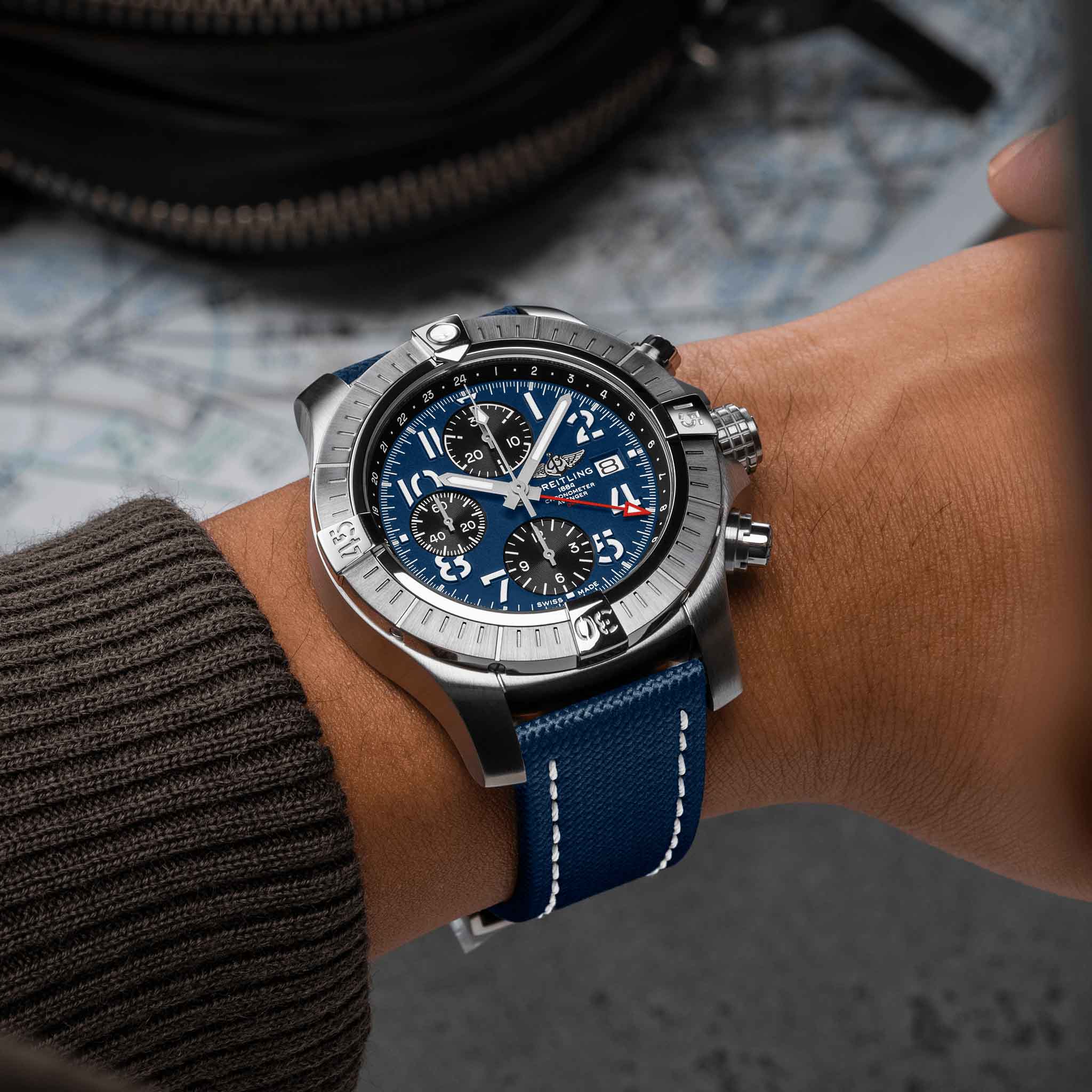 Breitling Breitling Avenger Chronograph GMT 45 A24315101C1X1 мужские часы синий циферблат на запястье