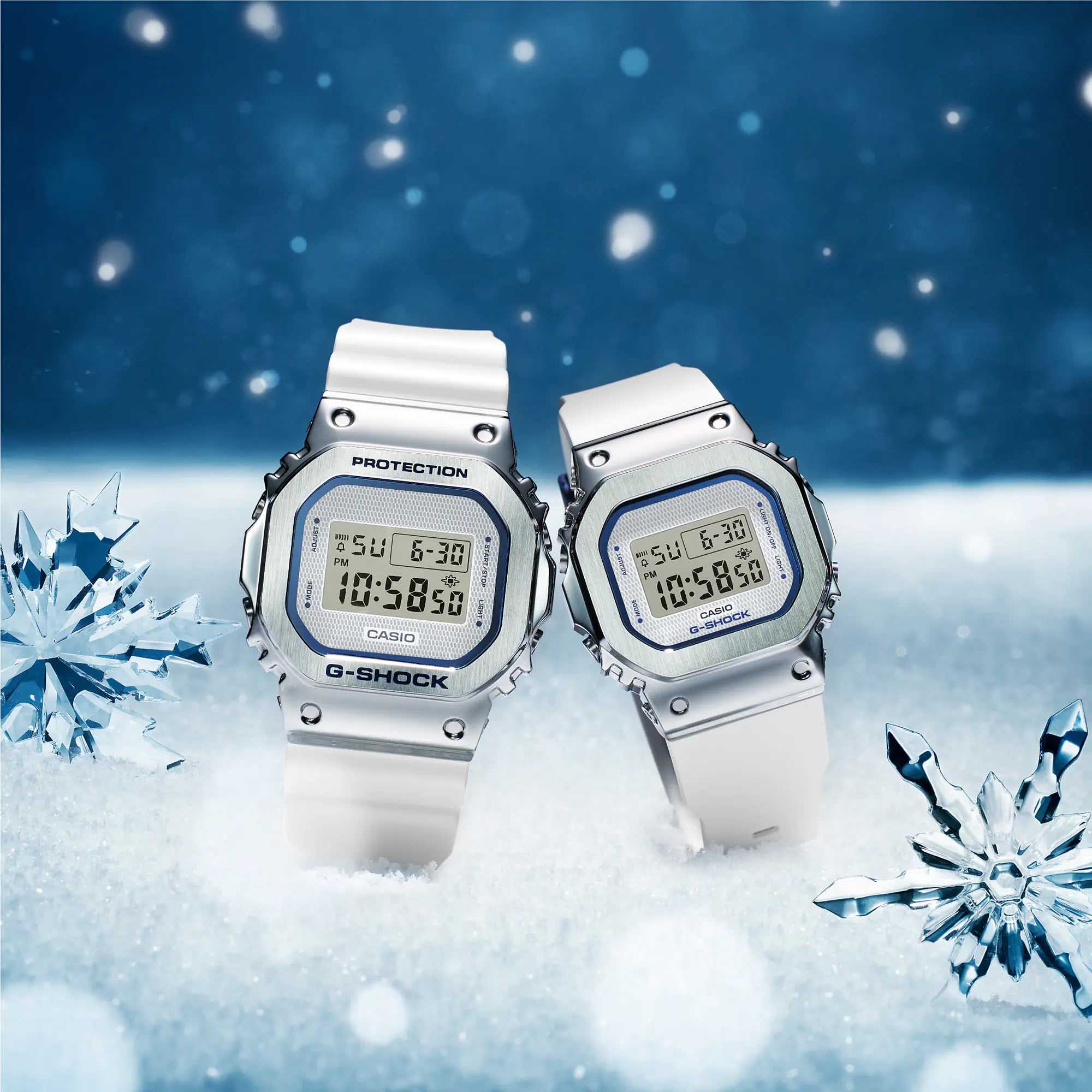 Casio GM-5600LC-7 мужские часы застежка крупным планом