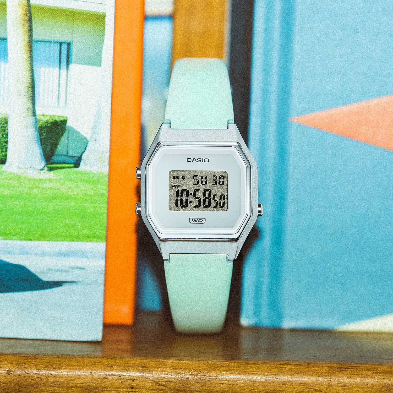 Casio Casio Vintage LA680WEL-3,  япония женские часы на браслете кожаный боковой вид