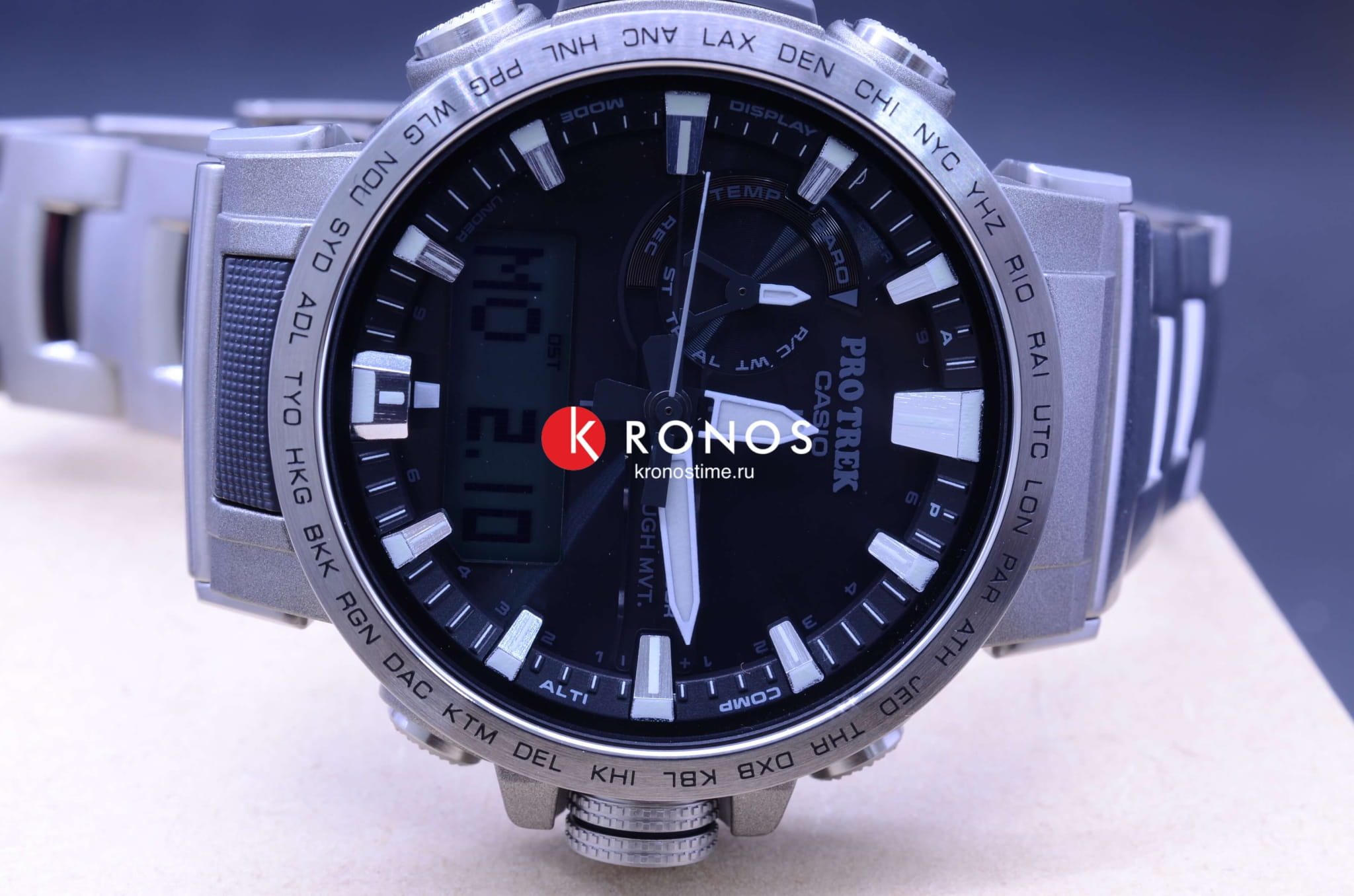 Casio PRW-60T-7AER мужские часы застежка крупным планом