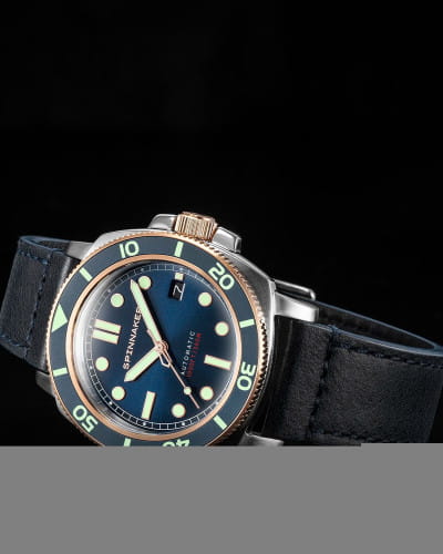 Spinnaker Spinnaker Hull Diver SP-5088-05,  англия мужские часы на браслете кожаный боковой вид