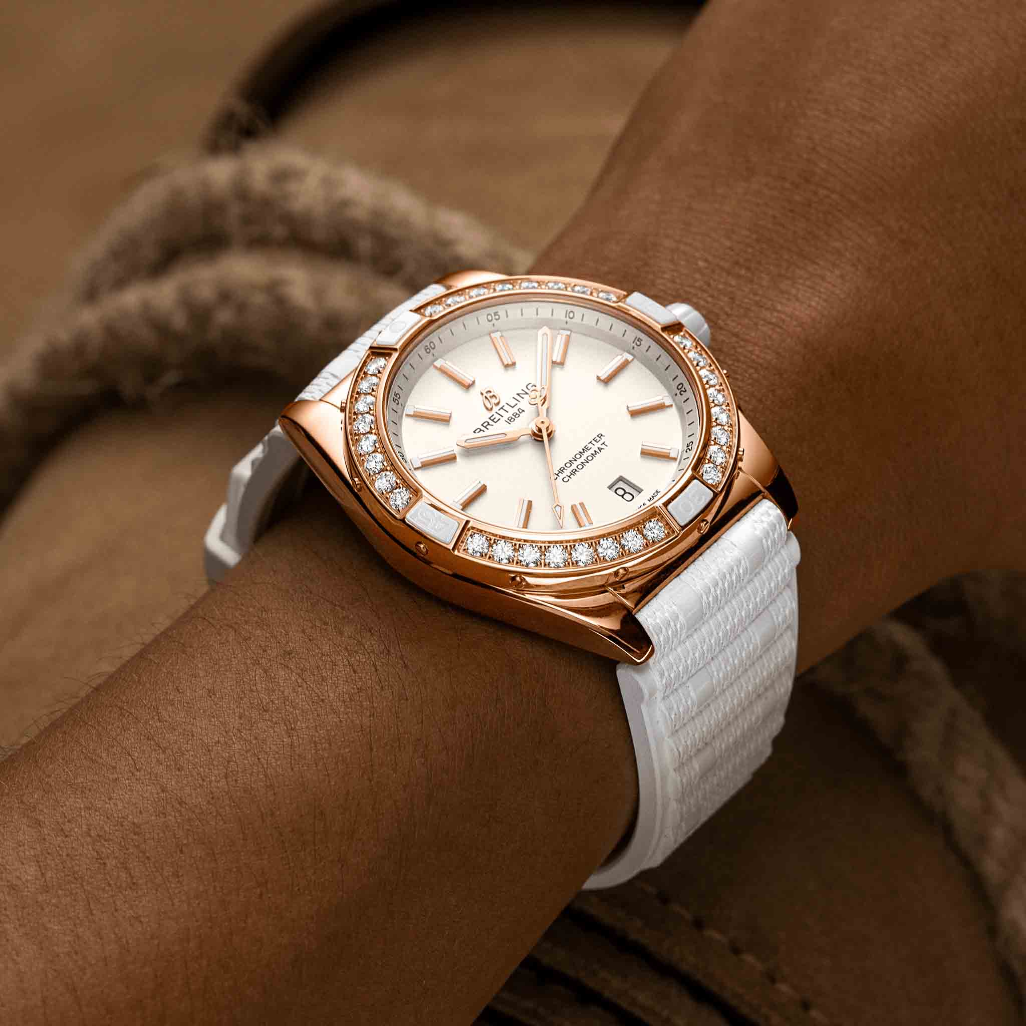 Breitling Breitling Super Chronomat Automatic 38 Origins R17356531G1S1, chronomat швейцария женские часы на браслете каучук боковой вид