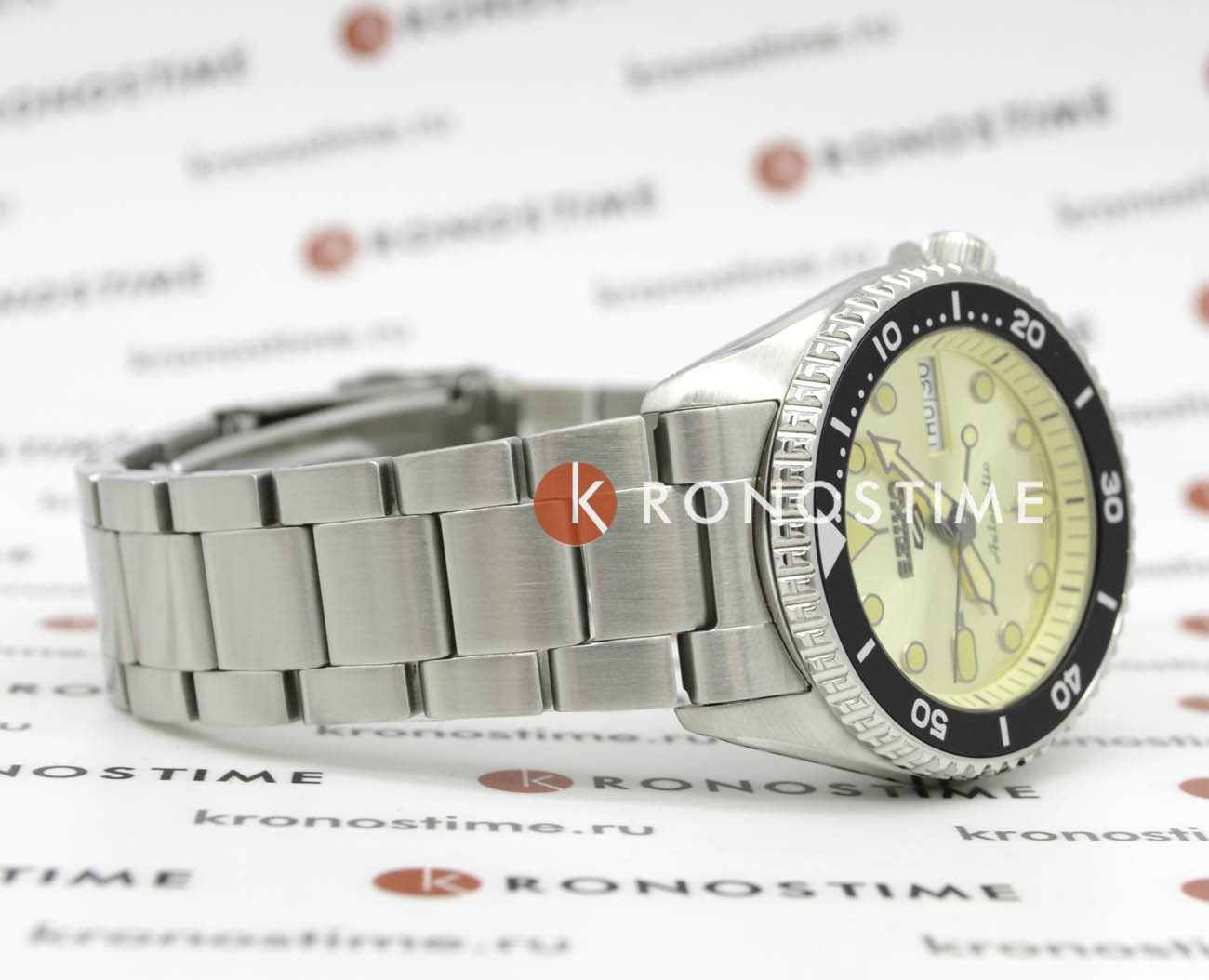 Seiko Seiko 5 Sports SRPK31K1, 5 sports япония мужские часы на браслете нержавеющая сталь боковой вид