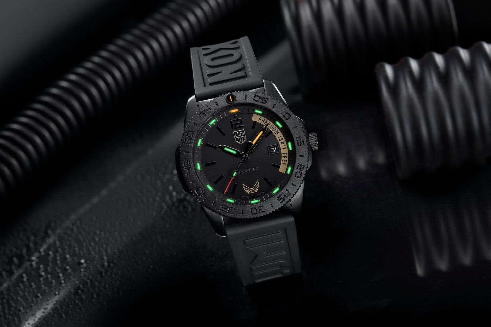 Luminox Luminox Volition America ‘Freedom Isn't Free' XS.3121.BO.VOL.FR  - задняя крышка металл сталь корпуса, швейцария часы