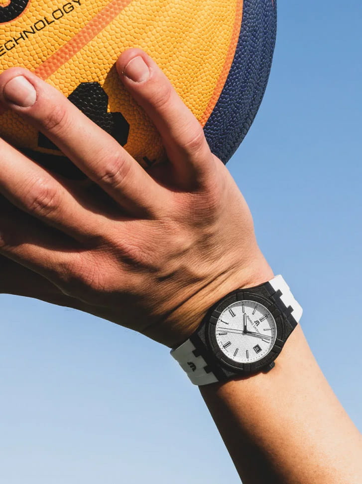 Maurice Lacroix Maurice Lacroix Aikon Tide Special Edition FIBA 3x3 AI2008-00YZ1-000-0 мужские часы белый циферблат на запястье