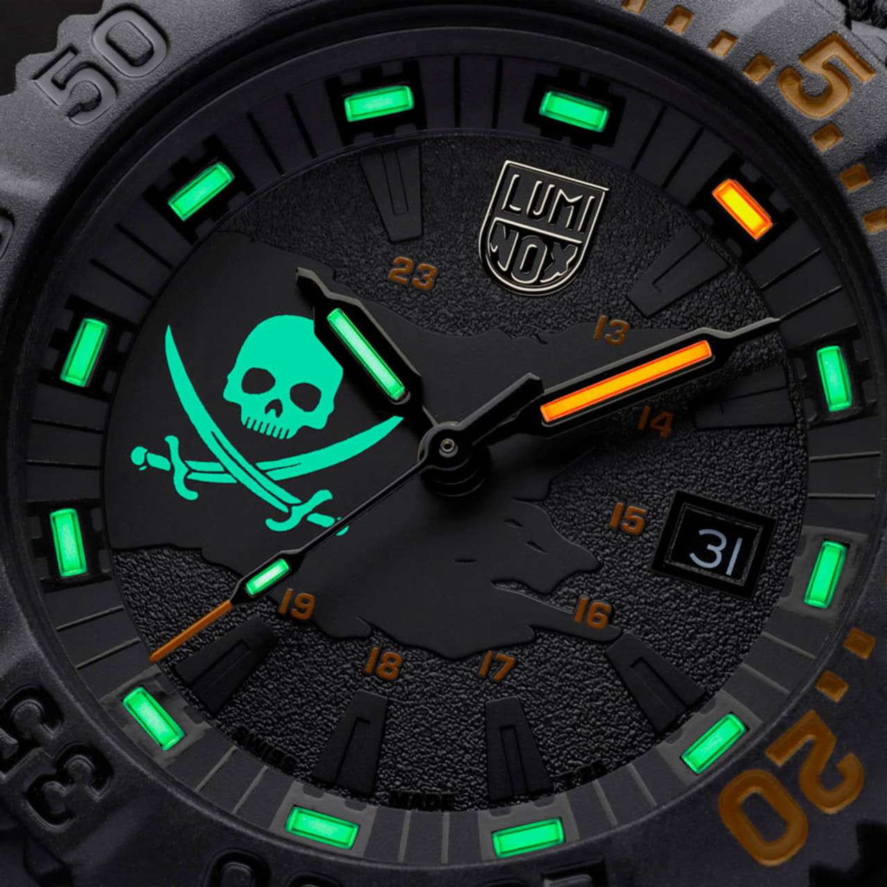 Оригинальные часы Luminox Luminox Pirates 3050 Series - Limited Edition XS.3051.PIR.LE кварцевые калибр механизма  общий вид