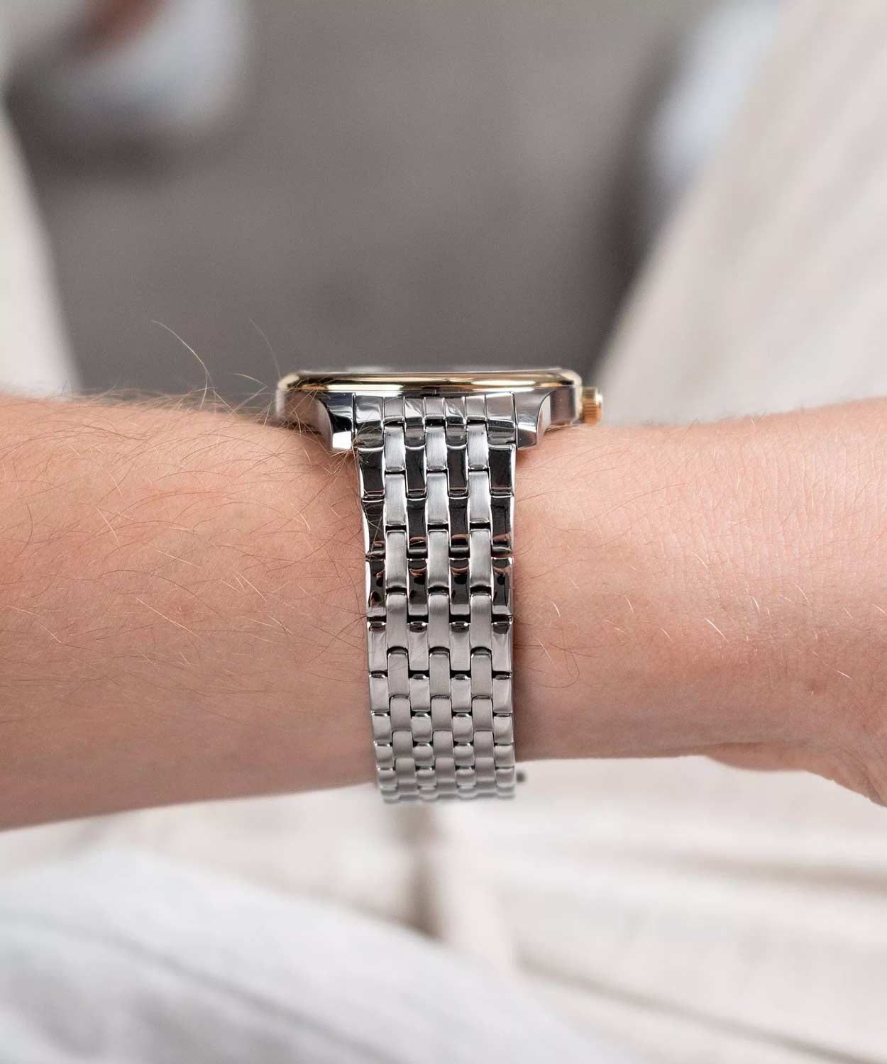 Adriatica Adriatica A1025.2163Q кварцевые мужские часы часы крупный план белый циферблата