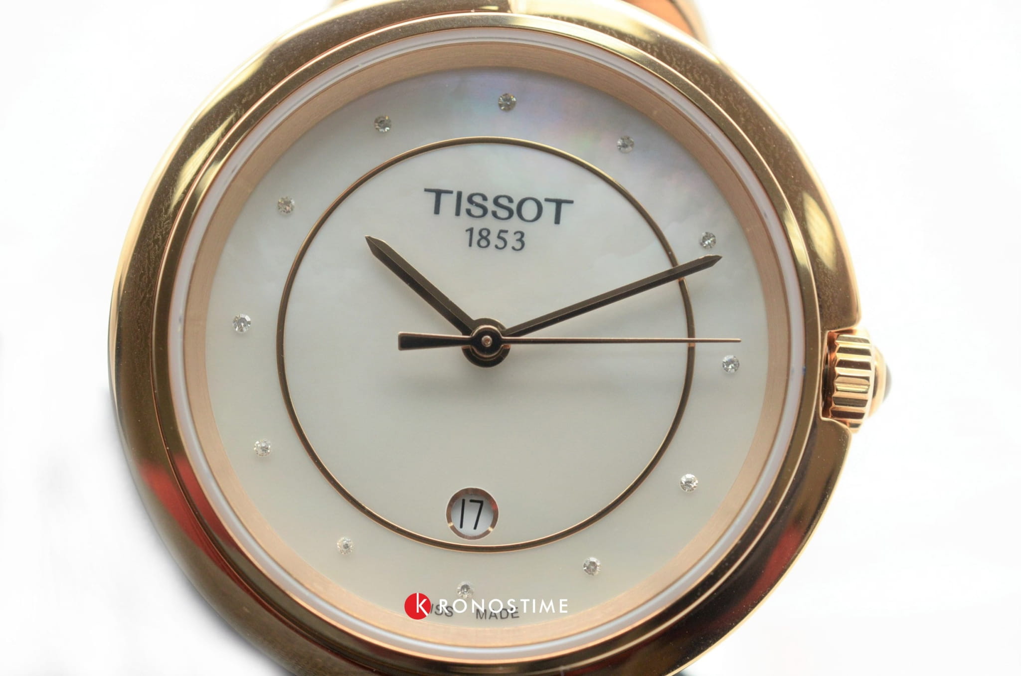 Tissot T0942103311601 женские часы застежка крупным планом
