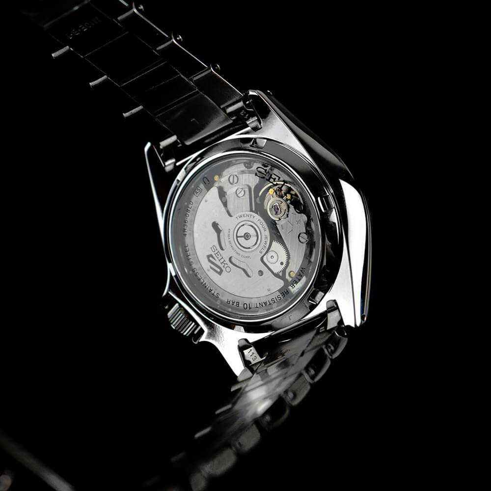 Seiko SRPE57K1 мужские часы застежка крупным планом